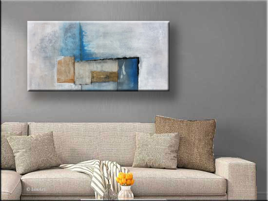 voorbeeldfoto-met-abstract-schilderij-boven-de-bank-in-de-woonkamer